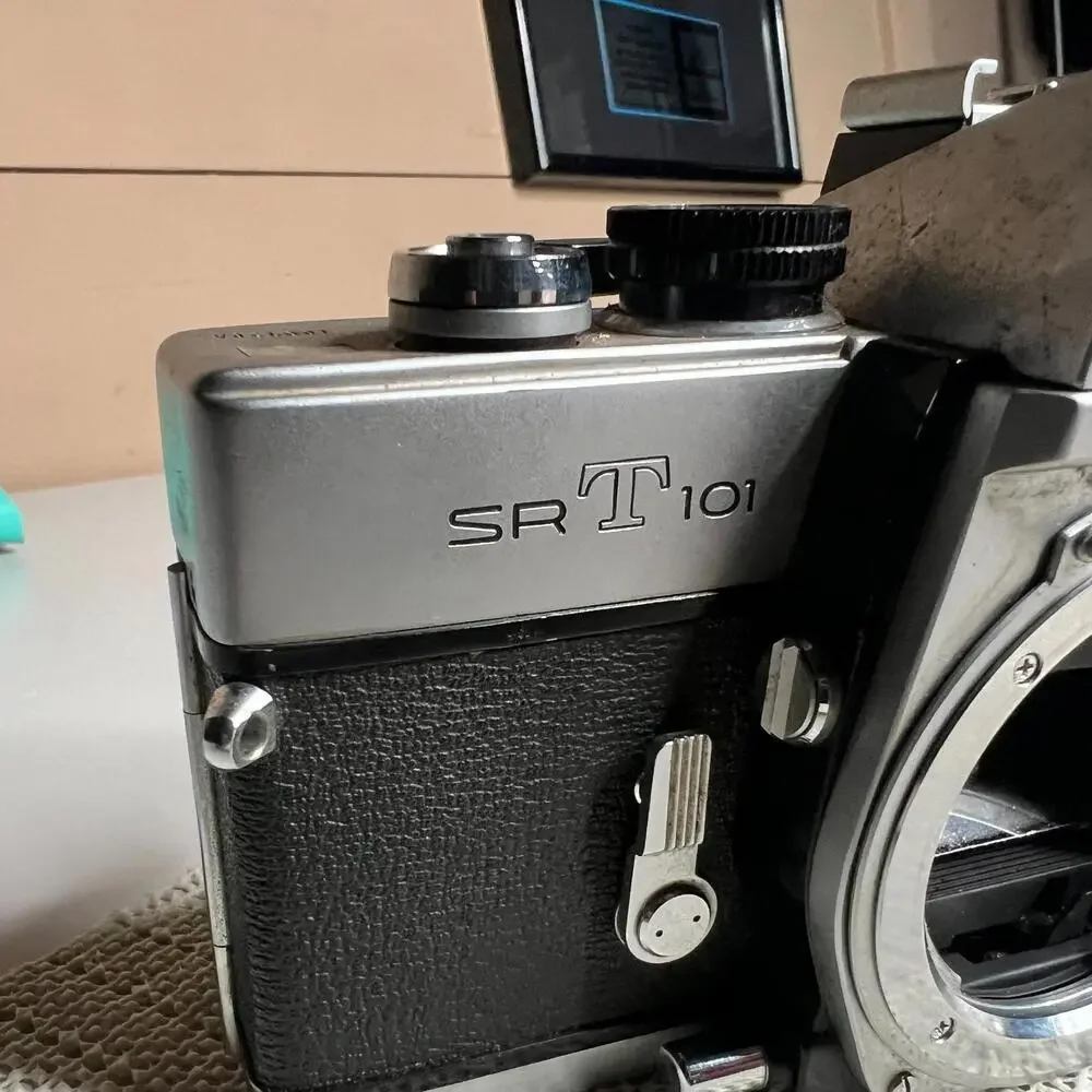 Minolta SRT‎ 101 35mm Film SLR Camera Body Only Shutter Fires Untested